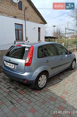 Хэтчбек Ford Fiesta 2006 в 