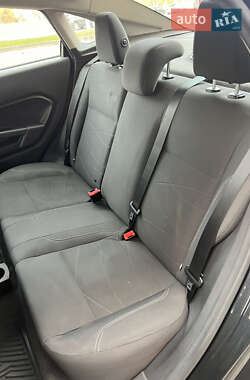 Седан Ford Fiesta 2014 в 