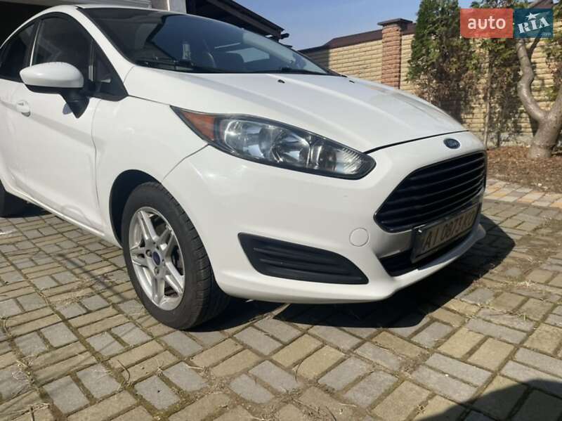 Хэтчбек Ford Fiesta 2017 в Киеве