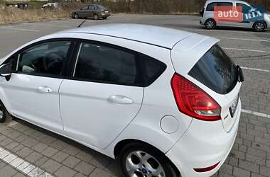 Хэтчбек Ford Fiesta 2011 в 