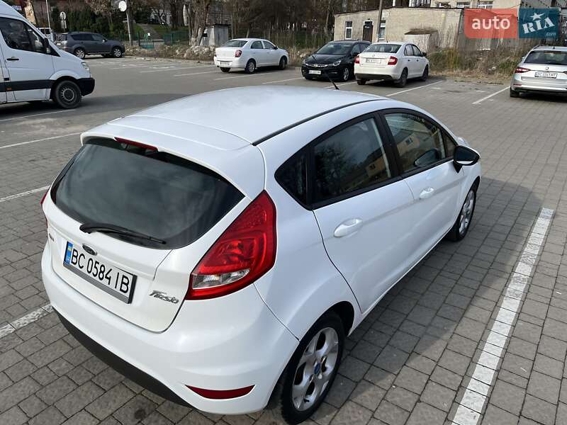 Хетчбек Ford Fiesta 2011 в Львові