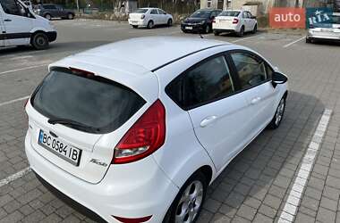 Хэтчбек Ford Fiesta 2011 в 