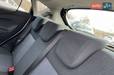 Хэтчбек Ford Fiesta 2011 в 