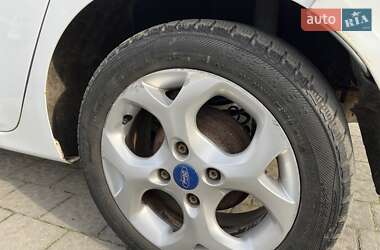 Хэтчбек Ford Fiesta 2011 в 