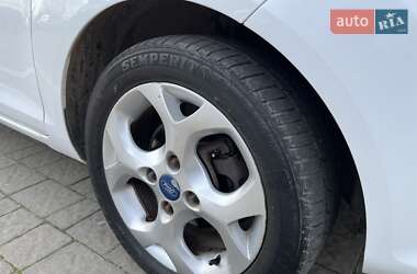 Хэтчбек Ford Fiesta 2011 в 