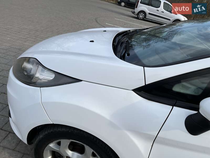 Хетчбек Ford Fiesta 2011 в Львові