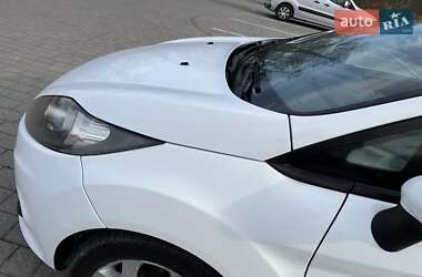 Хэтчбек Ford Fiesta 2011 в 