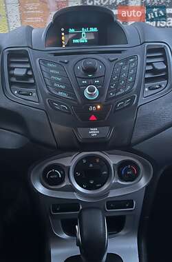 Хэтчбек Ford Fiesta 2014 в 
