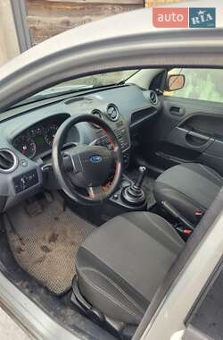 Хэтчбек Ford Fiesta 2008 в 