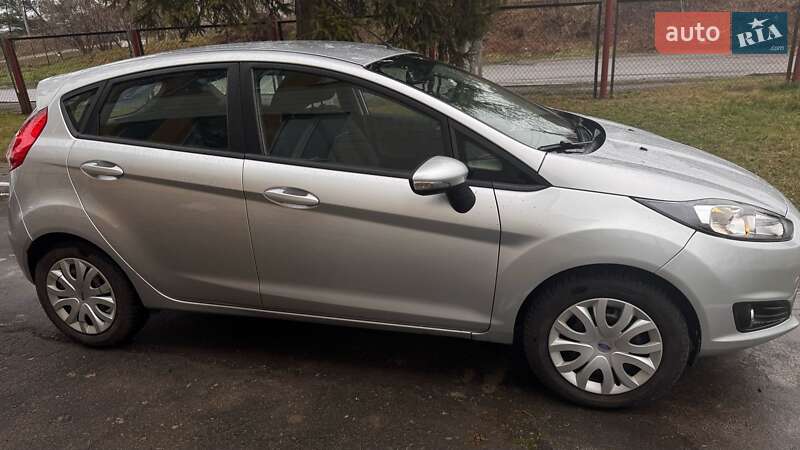 Хэтчбек Ford Fiesta 2013 в Гоще
