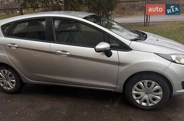 Хэтчбек Ford Fiesta 2013 в 