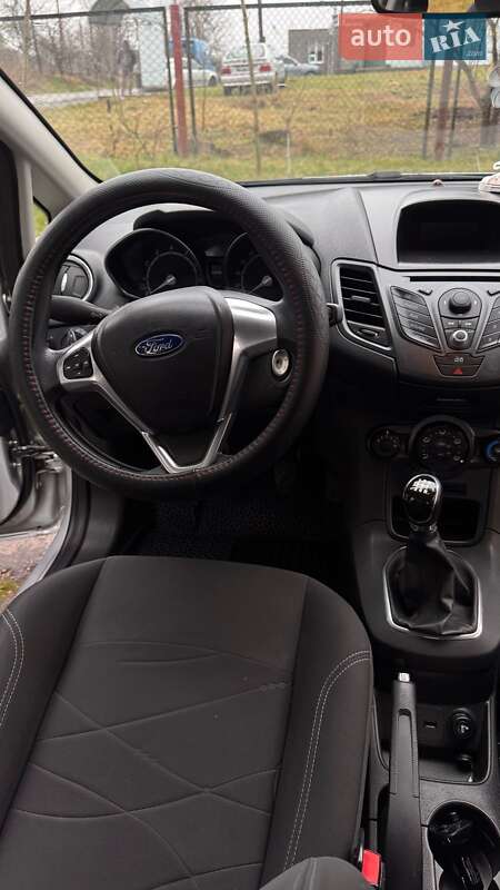 Хэтчбек Ford Fiesta 2013 в Гоще