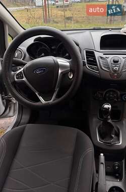 Хэтчбек Ford Fiesta 2013 в 