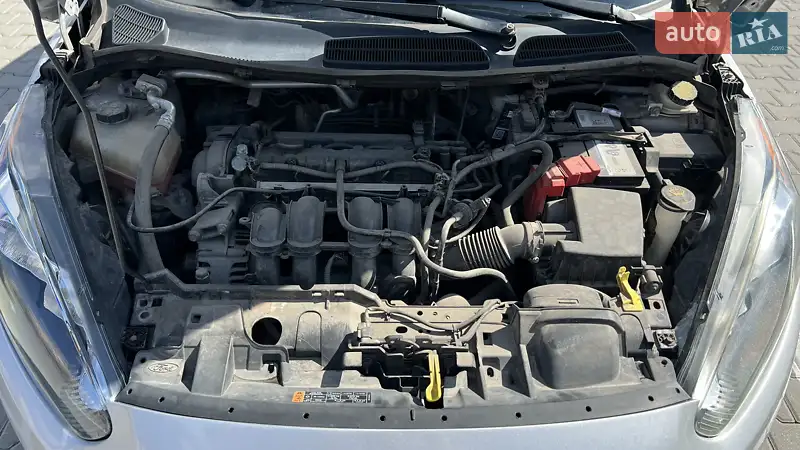 Седан Ford Fiesta 2015 в 