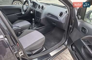 Хэтчбек Ford Fiesta 2008 в 