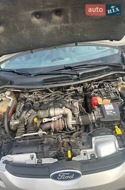 Хэтчбек Ford Fiesta 2010 в 