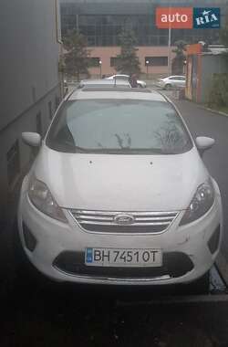 Седан Ford Fiesta 2011 в 