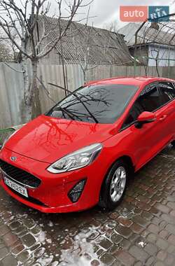 Хэтчбек Ford Fiesta 2018 в 