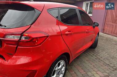 Хэтчбек Ford Fiesta 2018 в 