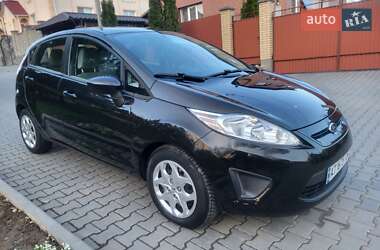 Хэтчбек Ford Fiesta 2013 в 