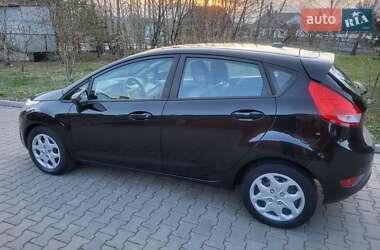 Хэтчбек Ford Fiesta 2013 в 