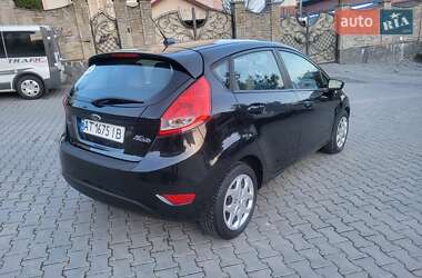 Хэтчбек Ford Fiesta 2013 в 