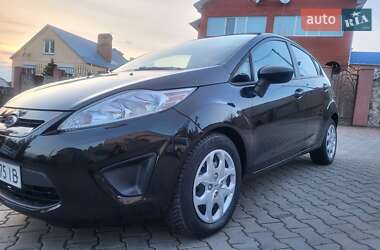Хэтчбек Ford Fiesta 2013 в 