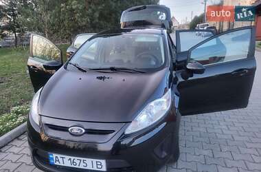 Хэтчбек Ford Fiesta 2013 в 