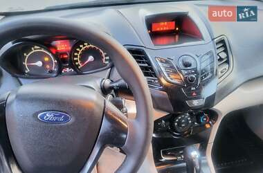 Хэтчбек Ford Fiesta 2013 в 