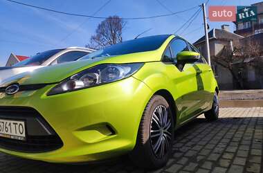Хэтчбек Ford Fiesta 2010 в 