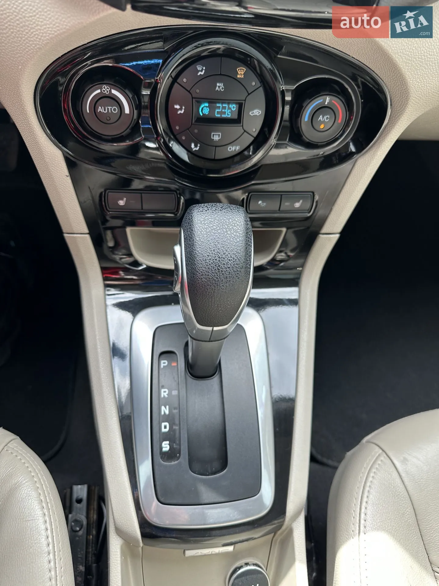 2017 Ford Fiesta - мініатюра 22