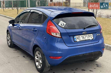 Хэтчбек Ford Fiesta 2012 в 