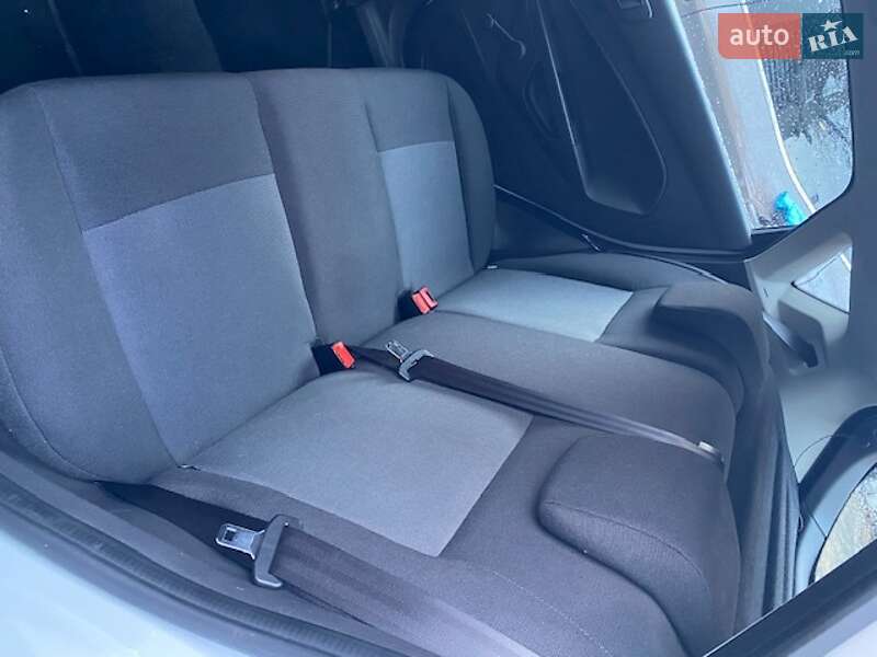 Хэтчбек Ford Fiesta 2013 в Киеве