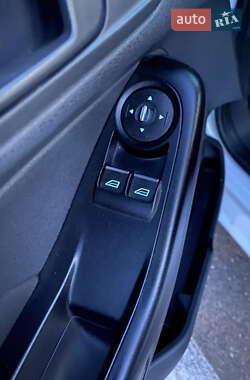 Хэтчбек Ford Fiesta 2013 в 