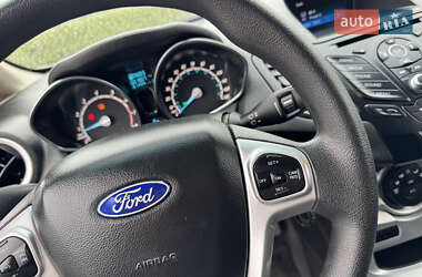 Хэтчбек Ford Fiesta 2018 в 