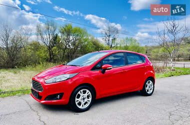 Хэтчбек Ford Fiesta 2015 в 
