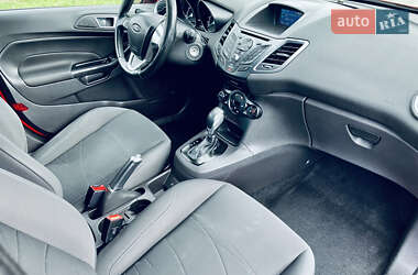 Хэтчбек Ford Fiesta 2015 в 