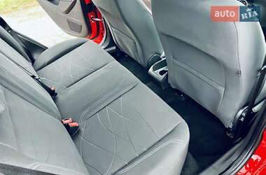 Хэтчбек Ford Fiesta 2015 в 