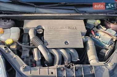 Хэтчбек Ford Fiesta 2006 в 