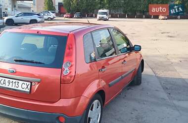 Хэтчбек Ford Fiesta 2006 в 