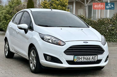 Хетчбек Ford Fiesta 2015 в 