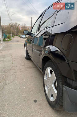 Хэтчбек Ford Fiesta 2008 в 