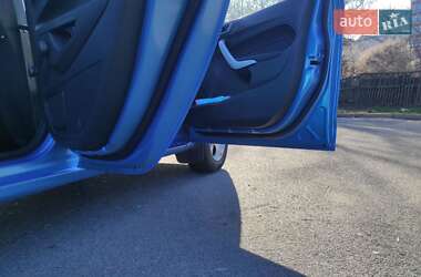 Хэтчбек Ford Fiesta 2011 в 