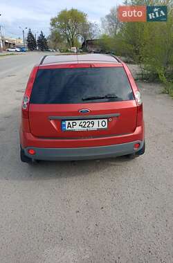 Хэтчбек Ford Fiesta 2006 в 