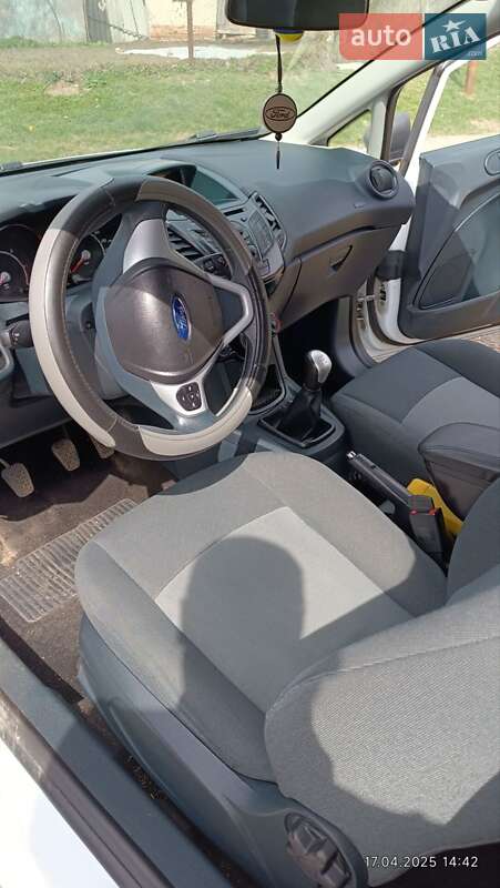 Хэтчбек Ford Fiesta 2012 в Луцке