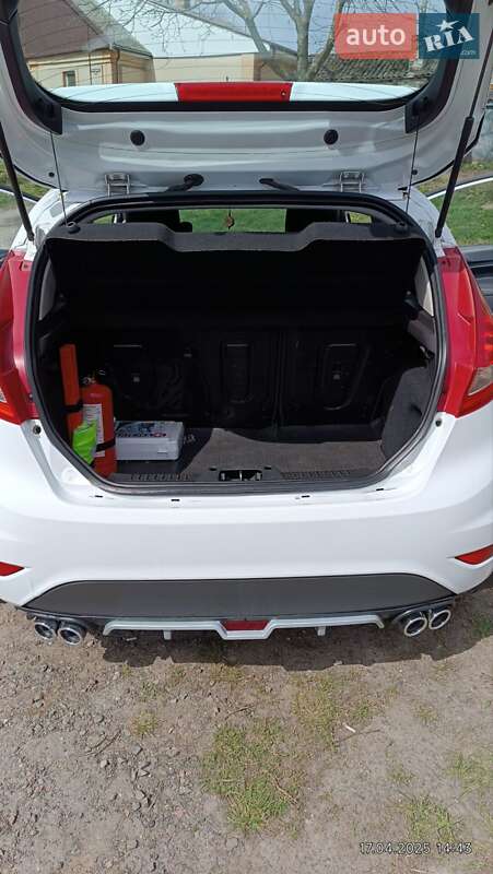 Хэтчбек Ford Fiesta 2012 в Луцке