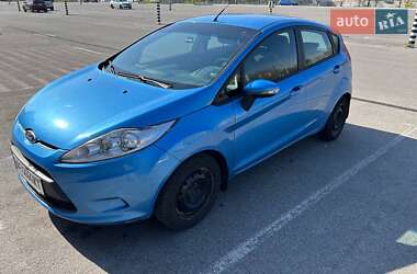 Хэтчбек Ford Fiesta 2011 в 