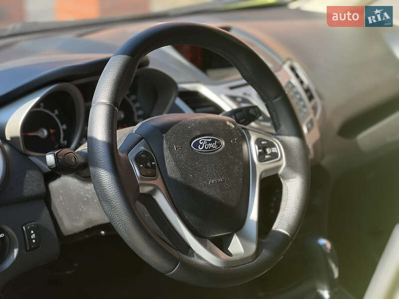 Хэтчбек Ford Fiesta 2011 в Кропивницком фото 4 Хэтчбек Ford Fiesta 2011 в Кропивницком