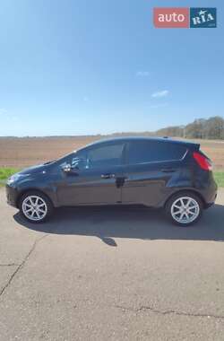 Хэтчбек Ford Fiesta 2019 в 