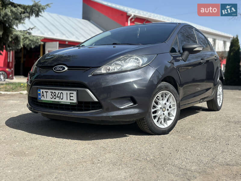Хэтчбек Ford Fiesta 2009 в 